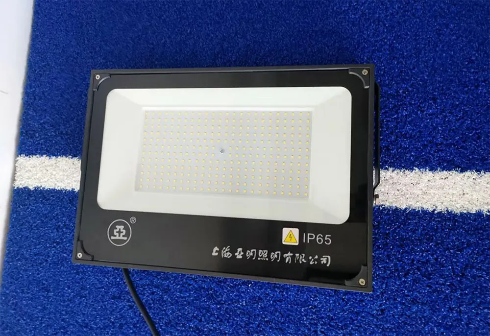 panoramic_roofed_court